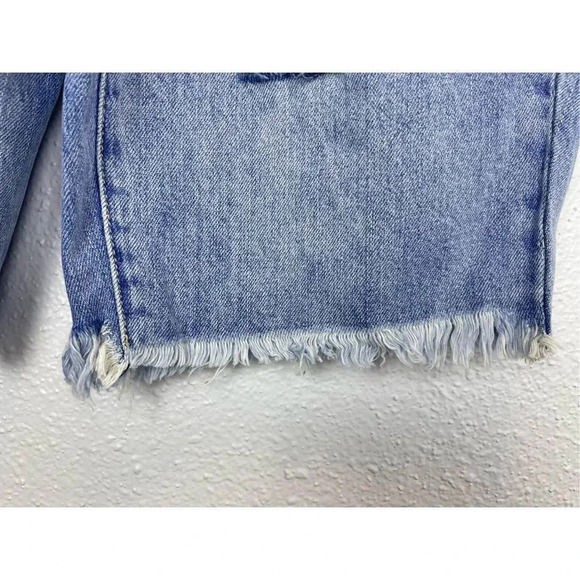 Fashion Nova Denim Bermudas Size 1 XS Distressed Non Stretch Raw Hem NWT - Picture 5 of 10
